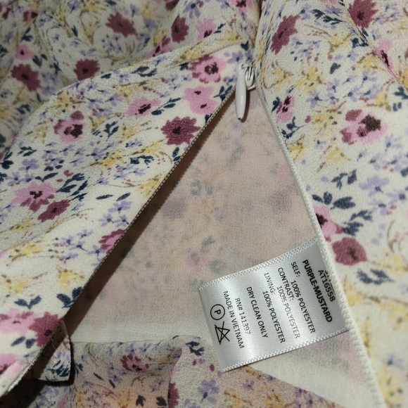 ASTR The Label Cream/Pink/Lavender Ruffle Neck/Hem Crop Top Size M Ruched Cuffs - Picture 10 of 12